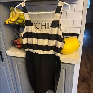 Alice + Olivia Cream and Gold Tag Detail